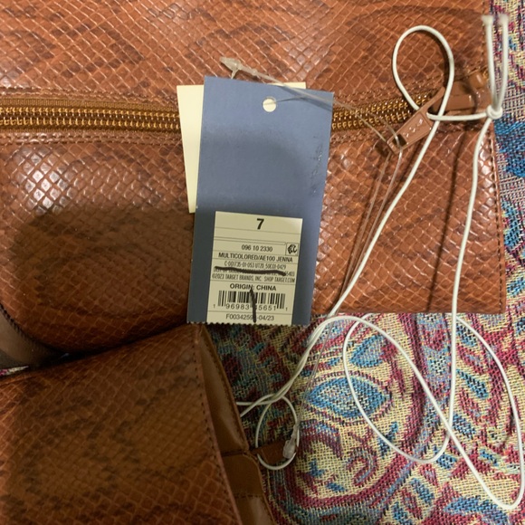 Universal Thread Boots - Picture 13 of 13